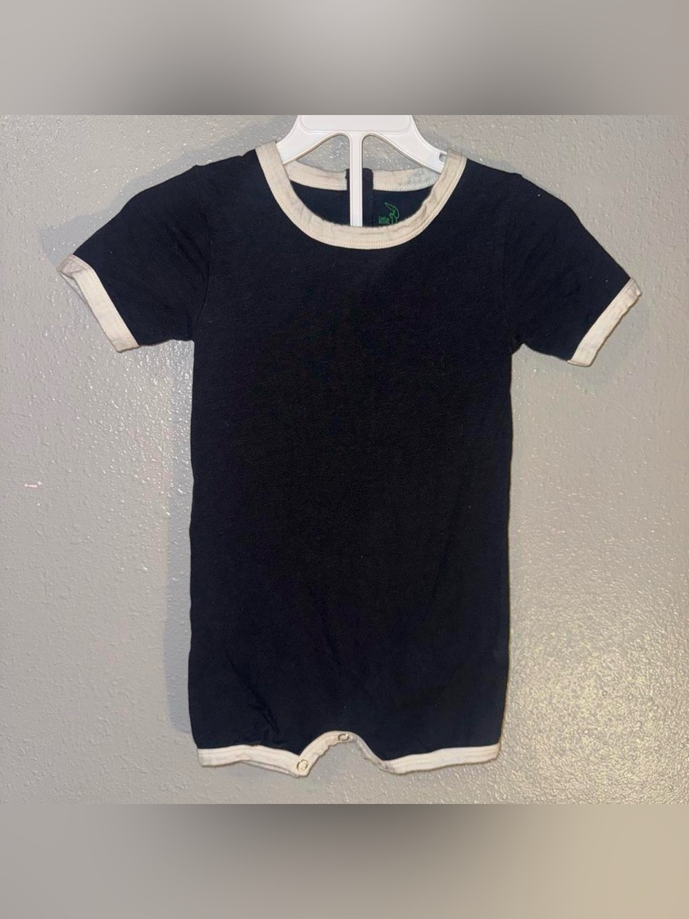 Kate Quinn Black & White 2T Unisex Baby/Toddler Romper
